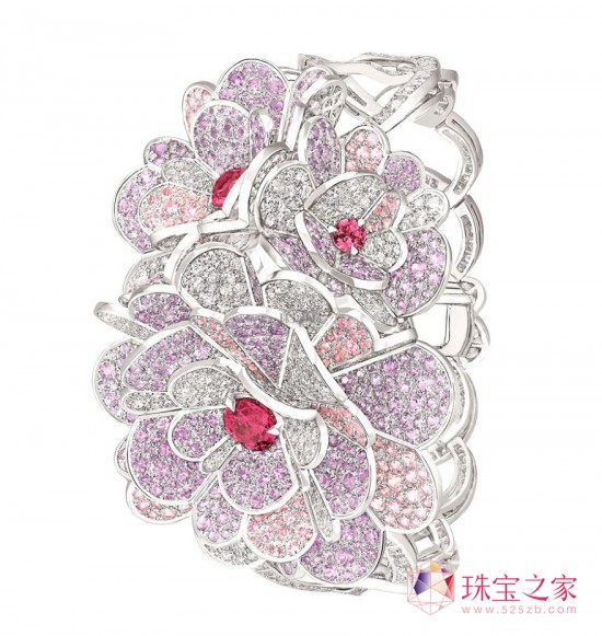 華美之作 Chanel全新Jardin de Camelias高級珠寶系列 CHANEL全新JARDIN DE CAMELIAS高級珠寶系列 華美山茶花