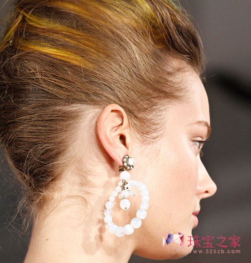 奧斯卡德拉倫塔Oscar De La Renta 2013春夏時(shí)裝秀珠寶