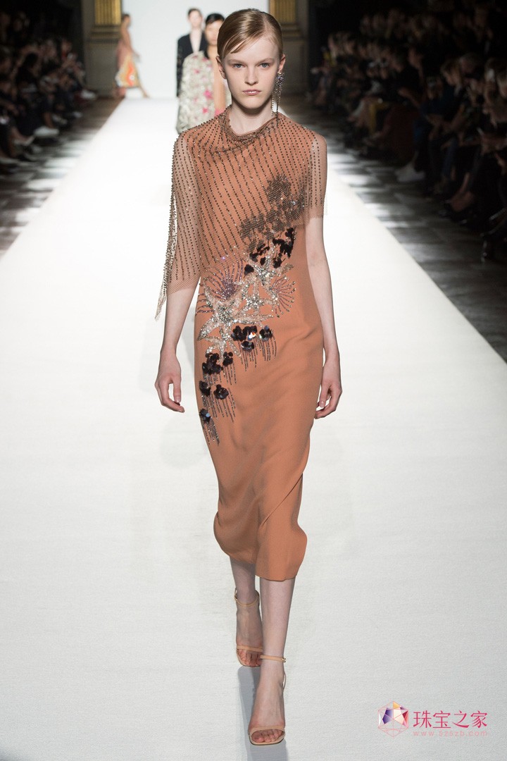 rֲʧˇgϢDries Van Noten 2018ϵЕrb
